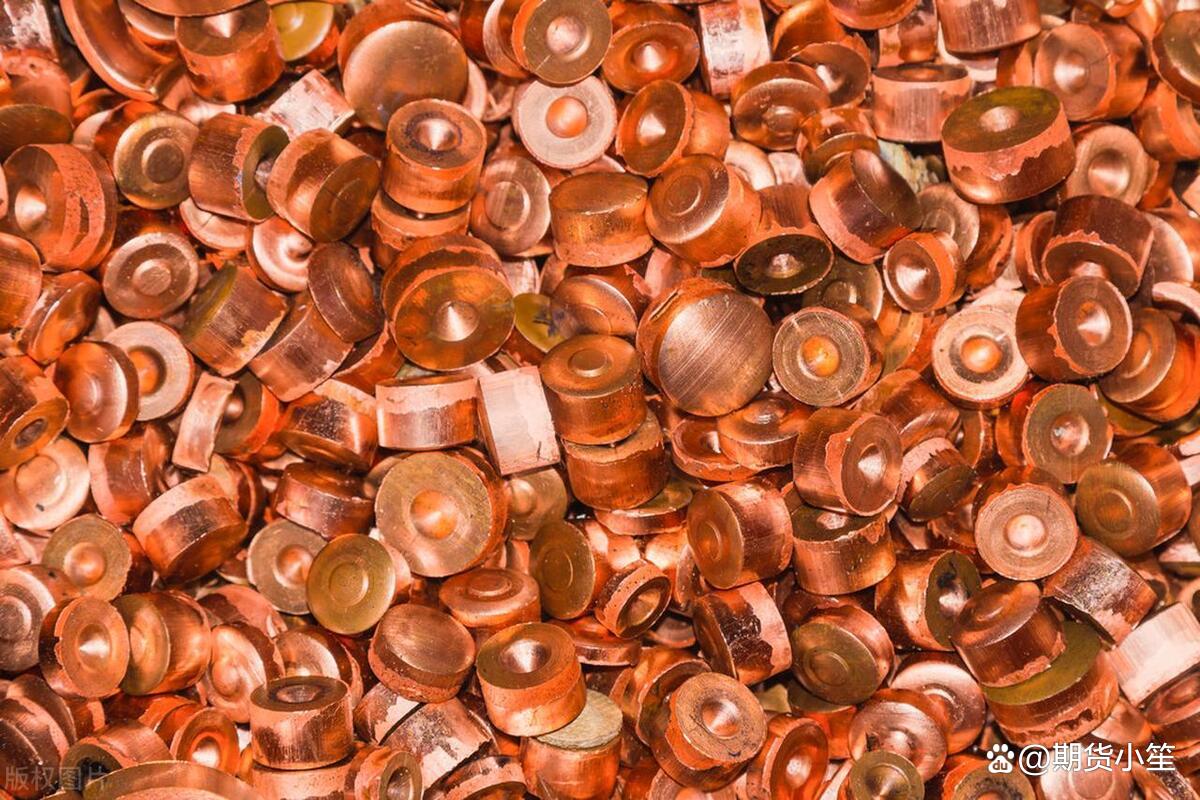 沪铜期货8月8日主力小幅下跌1.13% 收报70680.0元